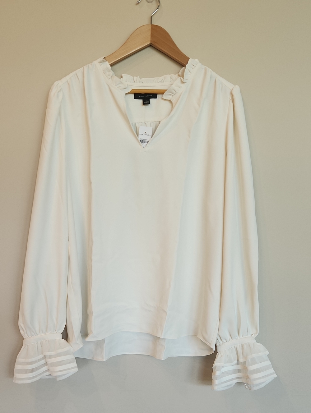 Ann Taylor Ruffle Neck Blouse, Winter White, Size L, NWT